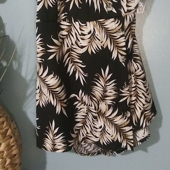 Revamped Palm leaf spaghetti strap romper with back bow tie and cut out - Picture 7 of 10